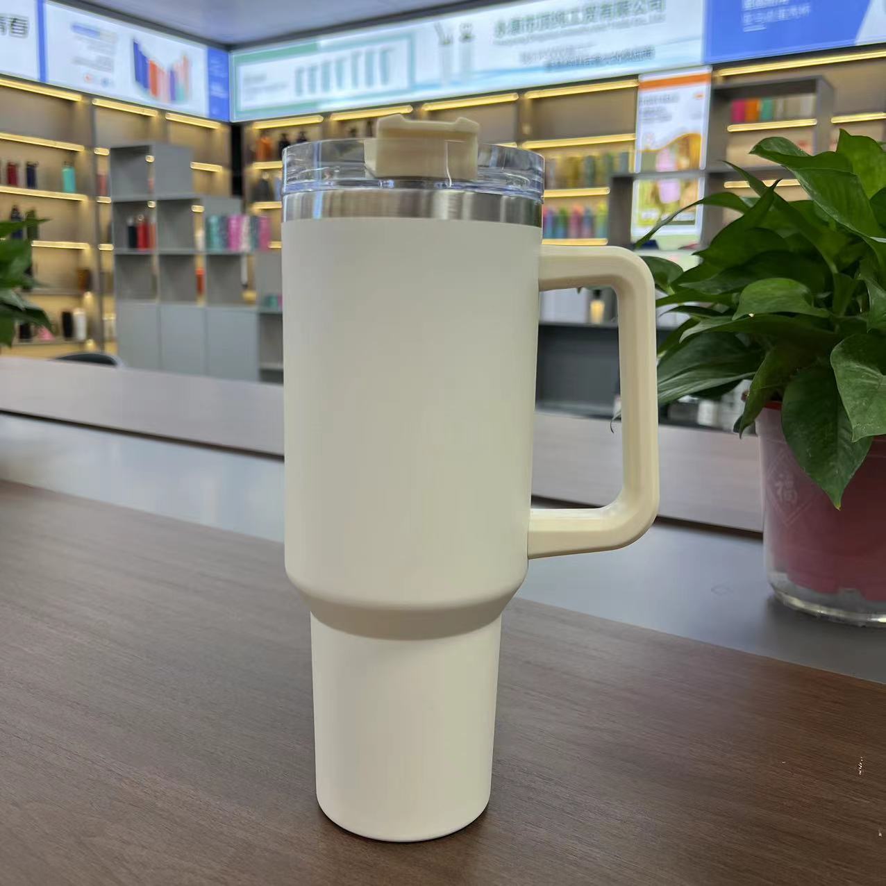 Insulated Cup with Handle 40oz